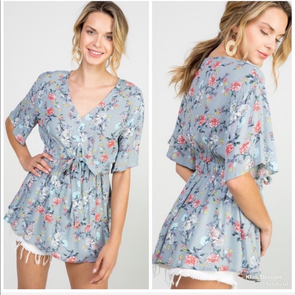 ā¤ļøLAST 1! Floral V Neck Front Tie Top! - Picture 6 of 8